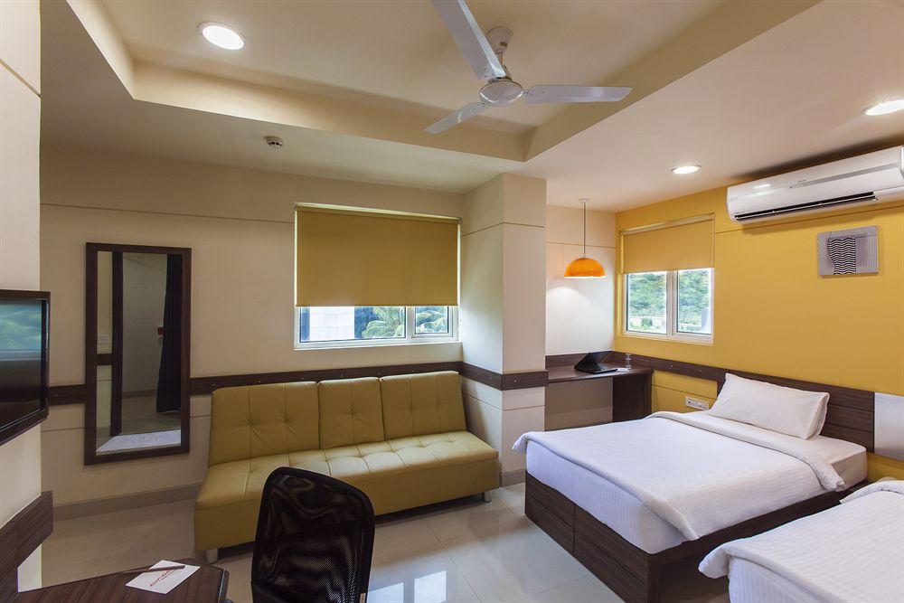 Chennai Hotel ภายนอก รูปภาพ