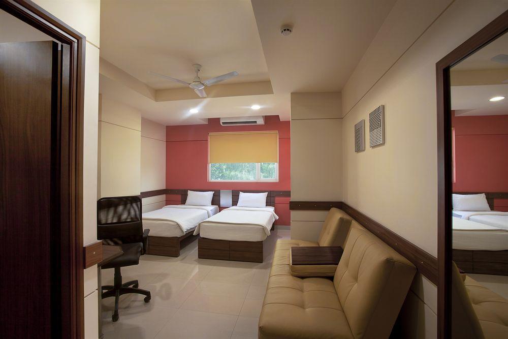 Chennai Hotel ภายนอก รูปภาพ