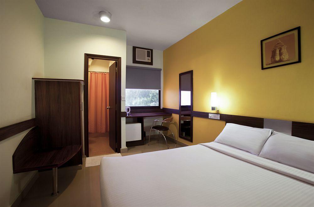 Chennai Hotel ภายนอก รูปภาพ