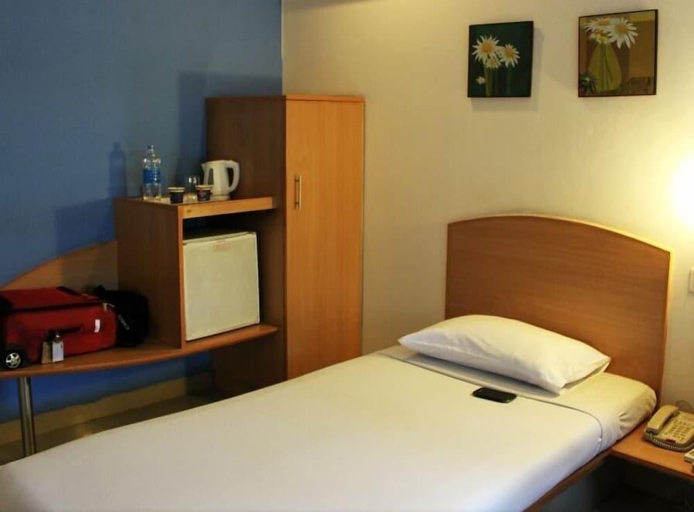 Chennai Hotel ภายนอก รูปภาพ
