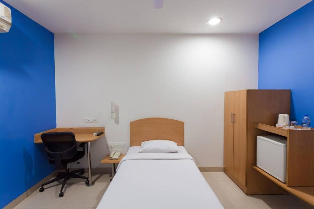 Chennai Hotel ภายนอก รูปภาพ
