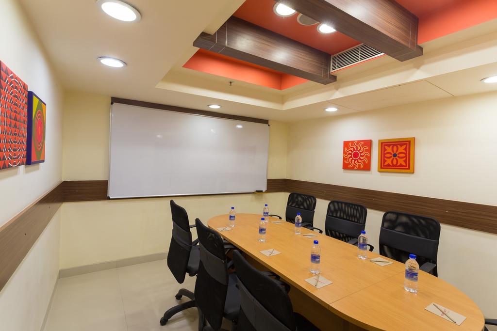 Chennai Hotel ภายนอก รูปภาพ