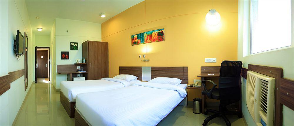 Chennai Hotel ภายนอก รูปภาพ
