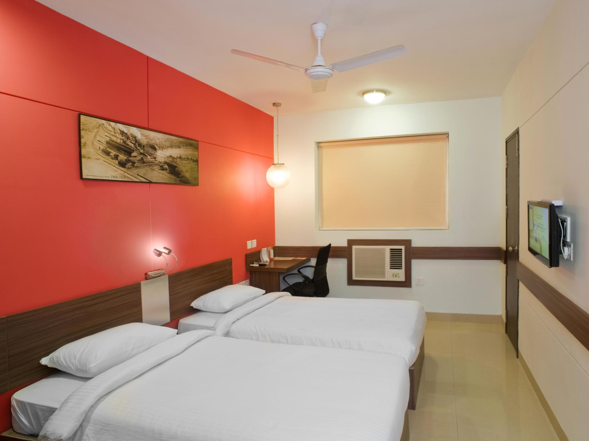 Chennai Hotel ภายนอก รูปภาพ