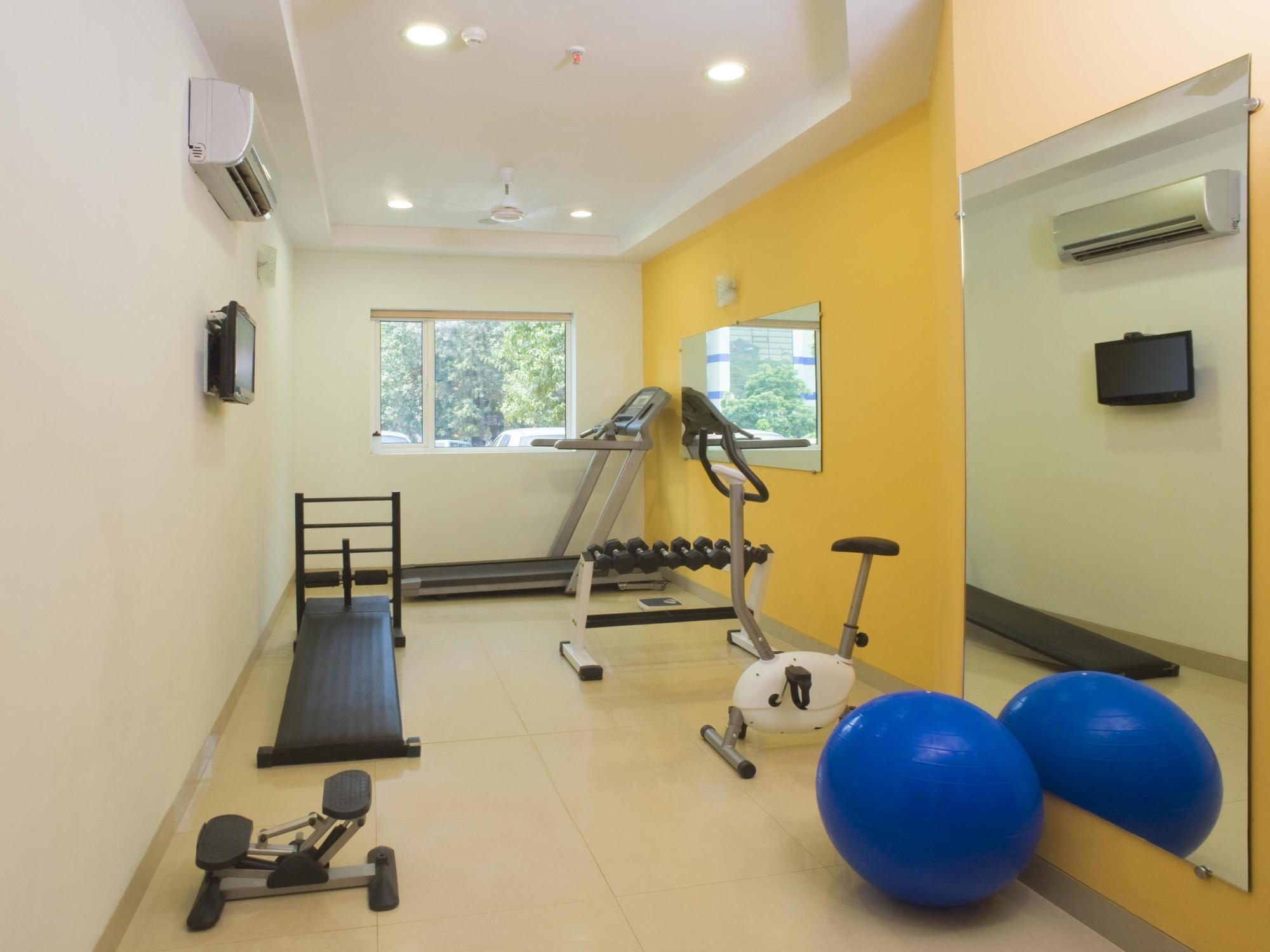 Chennai Hotel ภายนอก รูปภาพ